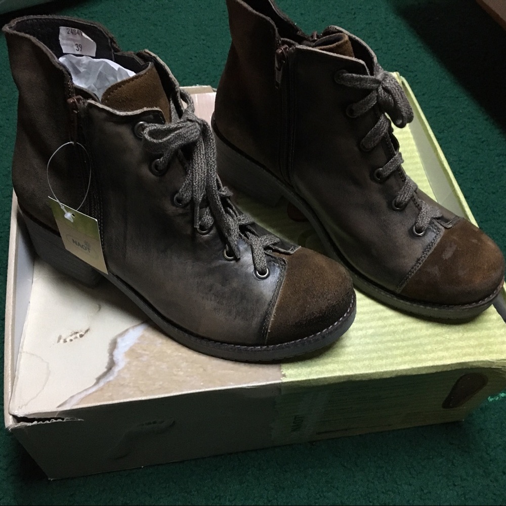 Naot NWT Groovy Boots